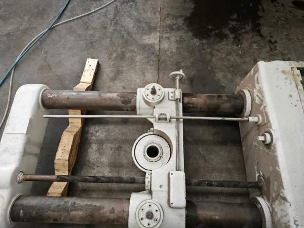 出售一台沙尔曼镗床，原装进口，镗杆直径85，带数显，.