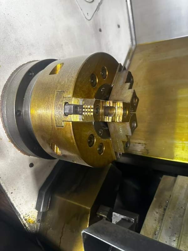 印度aec双主轴车床。