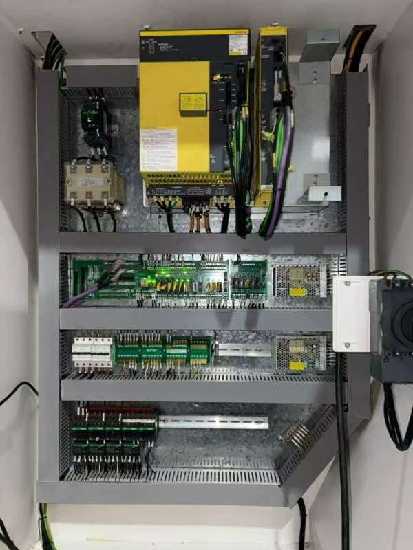 23年准新铭钰1165加工中心，三轴线轨，发那科MFplus系.