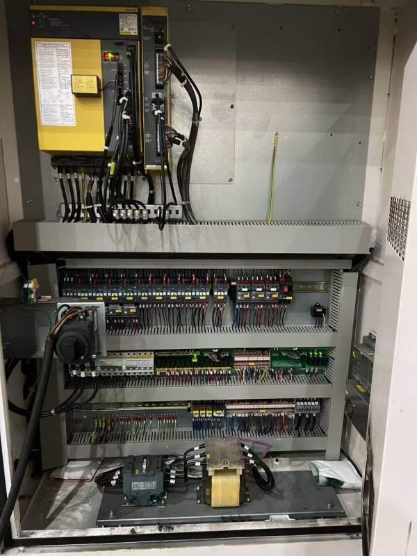 刚刚到货纽威2518龙门加工中心 工作台2600/1500mm，门.