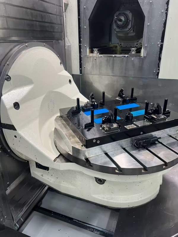 同款四台，格劳勃GA550卧式五轴加工中心。机器准新机.