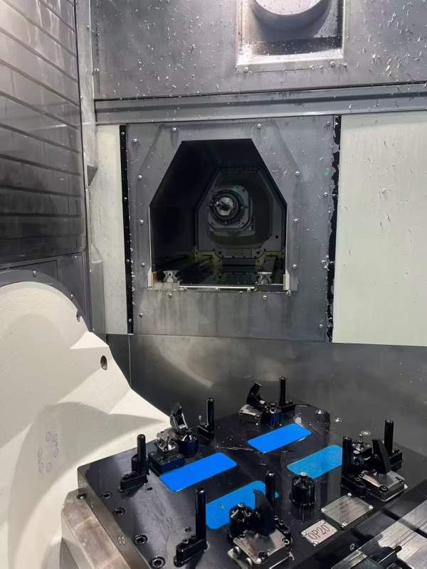 同款四台，格劳勃GA550卧式五轴加工中心。机器准新机.