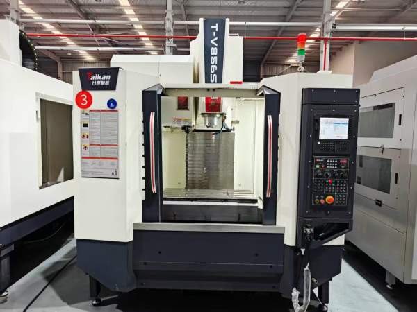 新到一台2023年台群T-V856S加工中心，发那科OI-MFPlus.