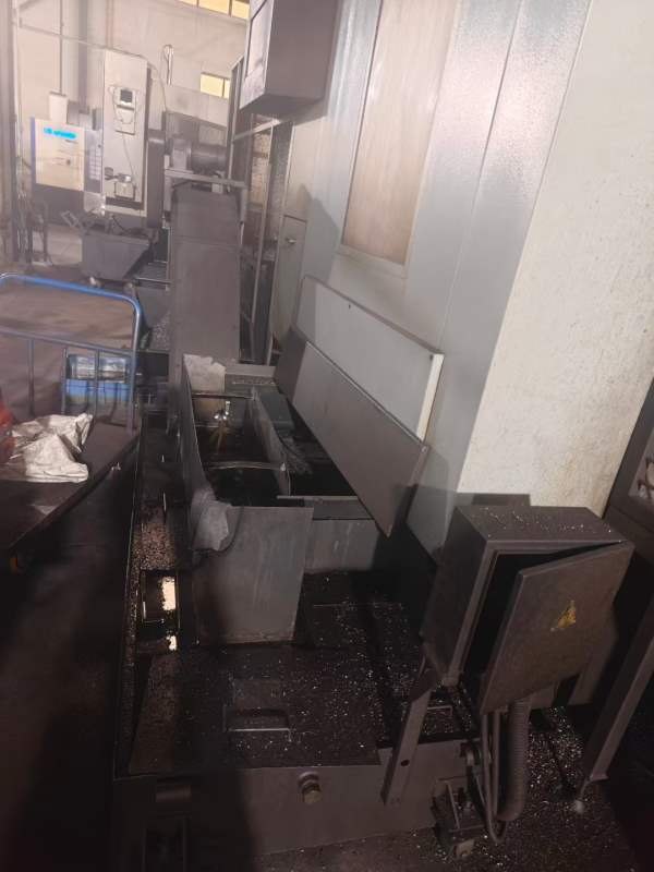 在位出售两台同款2013年产海天800双工位卧加，硬轨机.