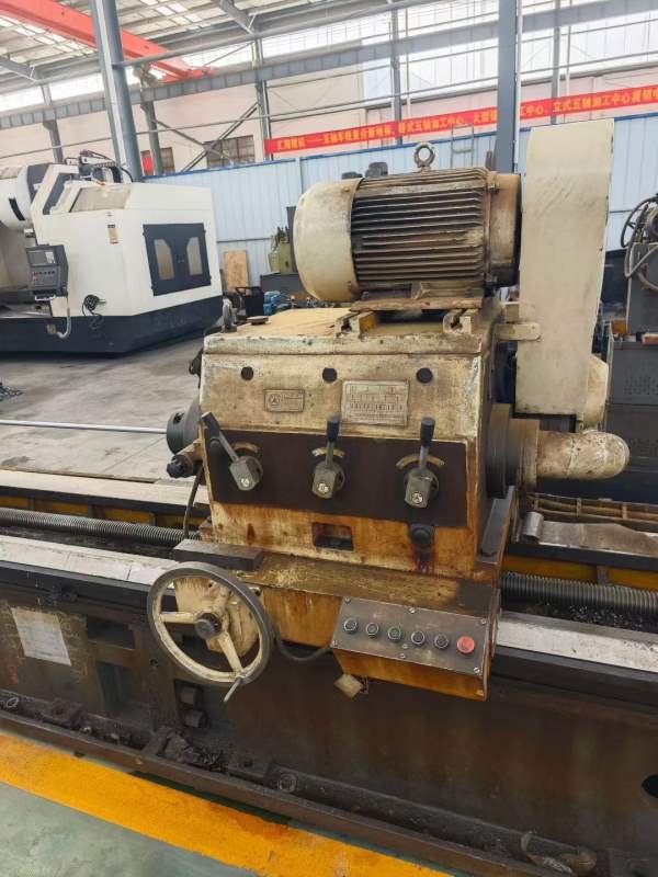 德州德隆T2120/1SC深孔钻镗床，2008年出厂，镗孔直径2.