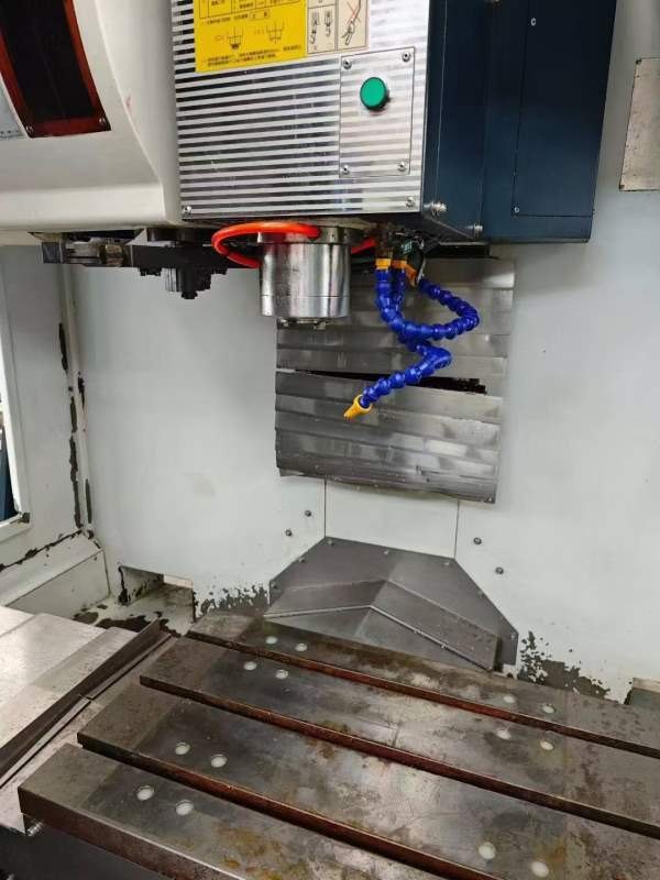 台湾省俊育V6立加高速机，三菱系统，罗毅主轴12000转.