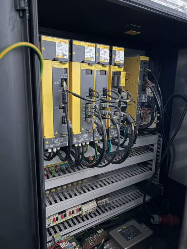 韩国原装220m车铣复合，带4把动力刀。无尾座。