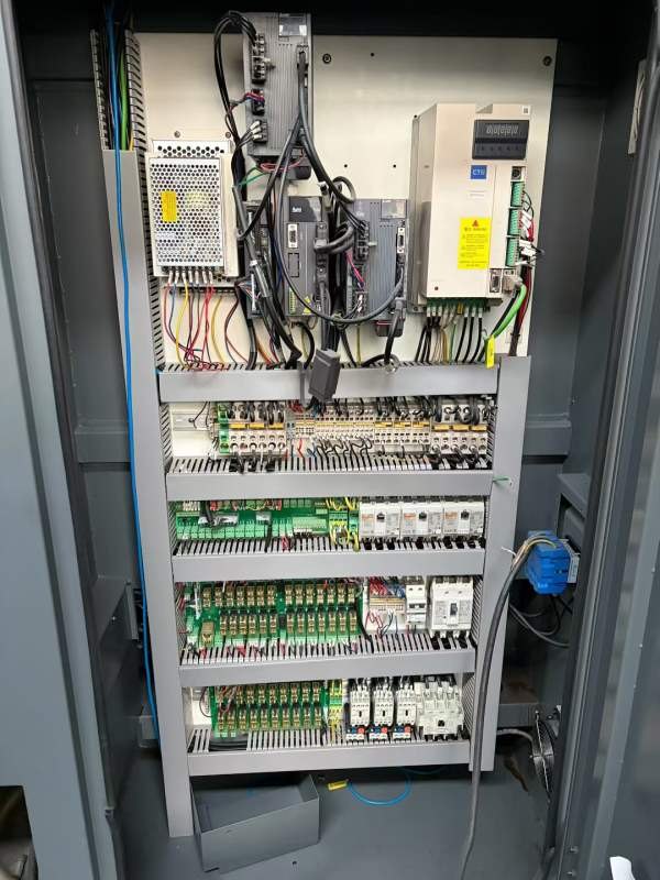 江苏科亚数控车床8寸卡盘，加工长度500。