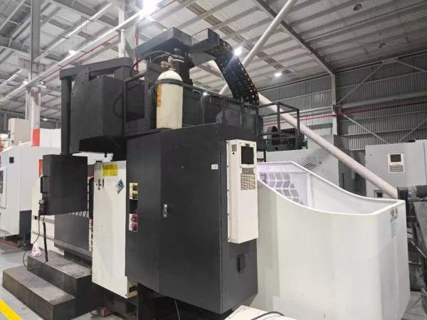 仓库新到一台上海斌盛2013龙门加工中心，发那科MF Plu.