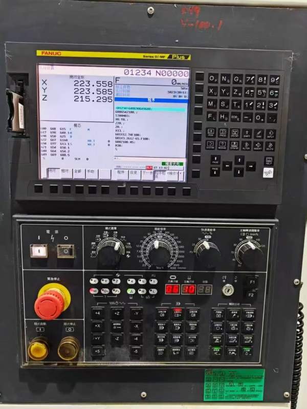 一台2022年12月浙江华特1060重型加工中心，两线一硬床.