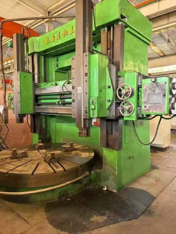 瓦房店2.5米立车，在位出售