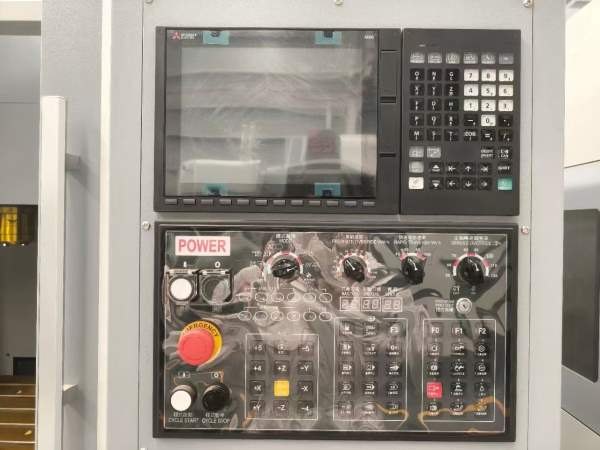 新到4台安徽尔维发-1160加工中心全新未安未装用系统三.