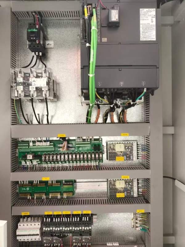 新到4台安徽尔维发-1160加工中心全新未安未装用系统三.