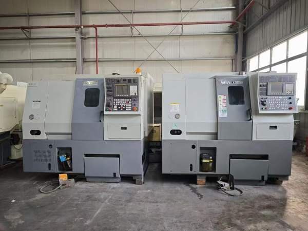 同款2台威亚E200C数控车，发那科系统，8寸液压卡盘，1.