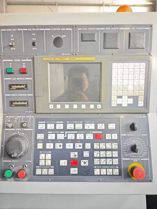 同款2台威亚E200C数控车，发那科系统，8寸液压卡盘，1.