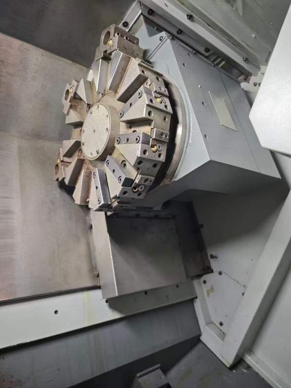 同款2台威亚E200C数控车，发那科系统，8寸液压卡盘，1.