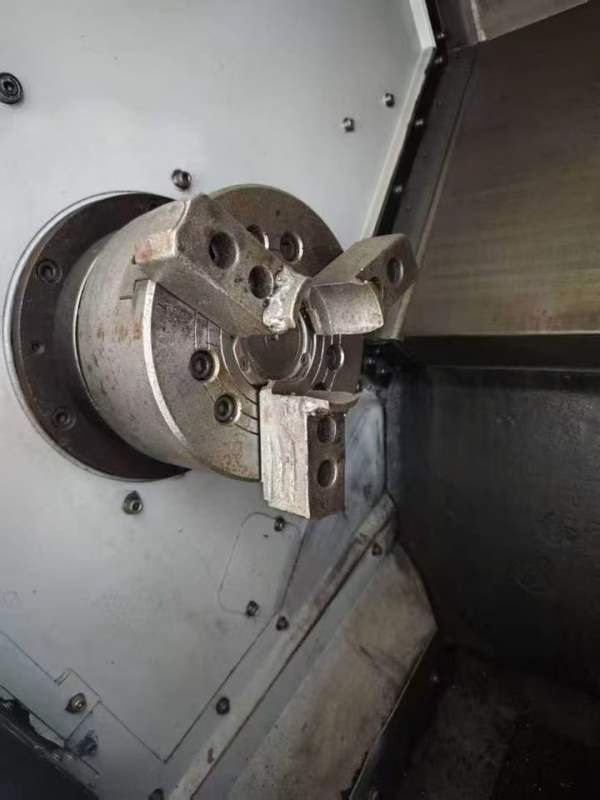 台湾原装胜杰MT-208斜身车8寸卡盘 、10工位刀塔 带尾.