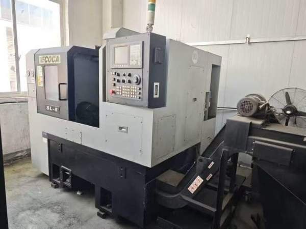 台湾原装胜杰SL-8斜身车8寸卡盘 、10工位刀塔 带尾座.