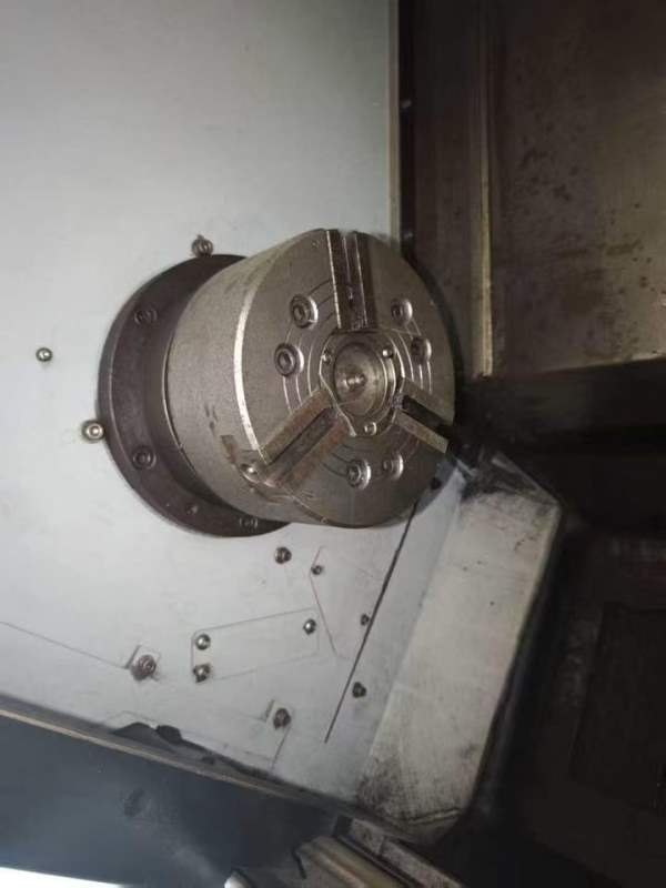 台湾原装胜杰SL-8斜身车8寸卡盘 、10工位刀塔 带尾座.