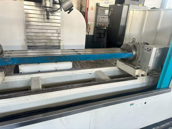 金田加贝2500型材机带四轴。