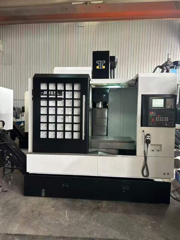 同款两台2016年佳泰855加工中心，发那科系统，链排，.