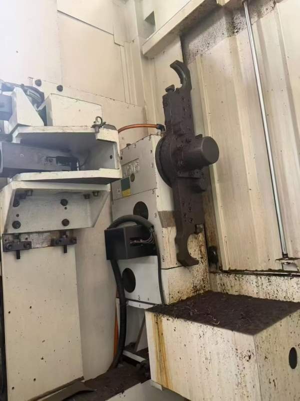 台湾大立630卧加，回转交换双工位，BT50齿轮头，三轴.