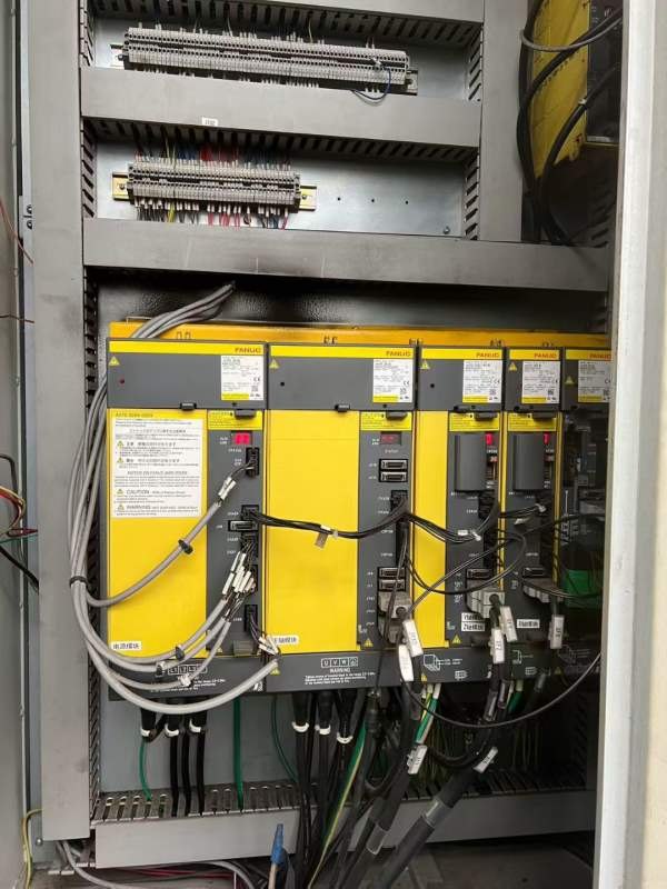 海天8032龙门，工作台82.5米，过龙门宽3.3米，过龙门.