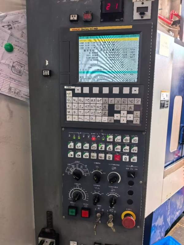 在位出售同款两台东台720带170四轴，BT40主轴一万转  .