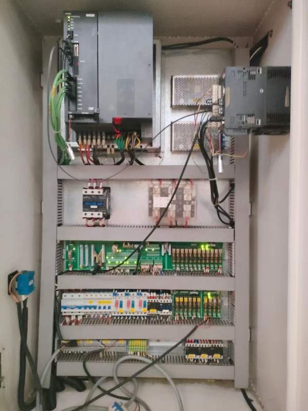 2019年，斯可源V8加工中心1台， M80系统， Bt 40主轴.