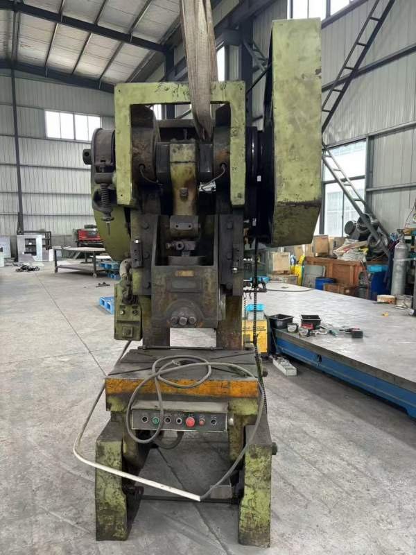 扬力40吨冲床出售，无锡提货