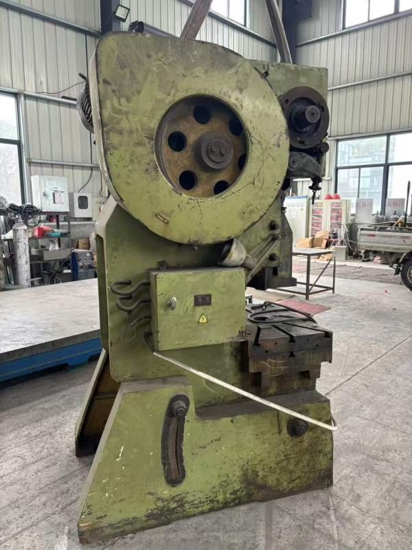 扬力40吨冲床出售，无锡提货