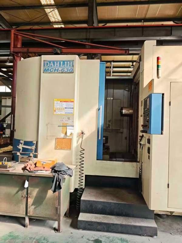 台湾大立630卧加回转交换双工位，BT50齿轮头，三轴光.