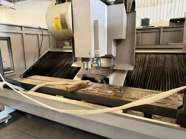 未清洗 原状态 台湾高峰2500型材机 直连主轴12000转 .