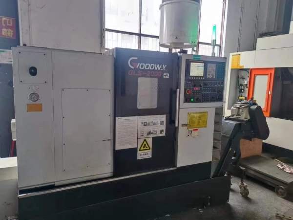 刚刚买下程泰GLS-2000斜轨车床、发那科TF系统，高配@.