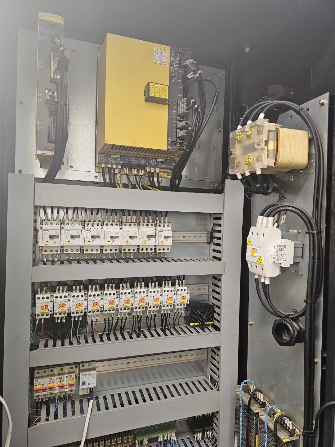 刚到货同款俩台精品斗山DNM415，三轴线轨，三轴行程76.