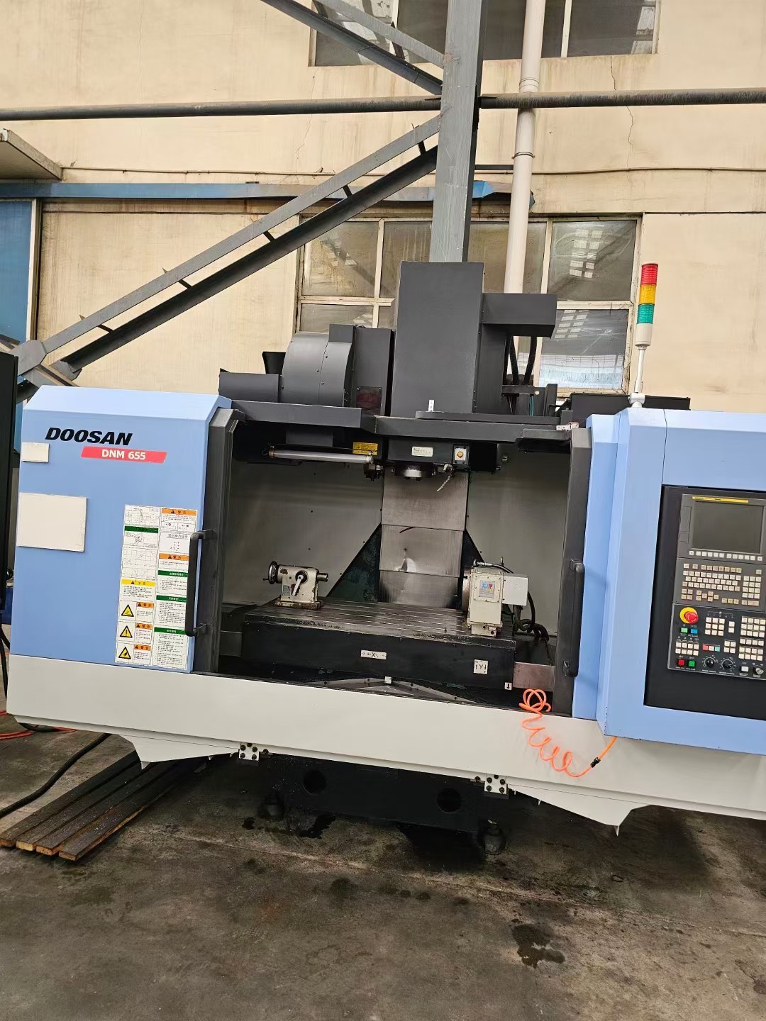 斗山655加工中心一台，成色很好，bt40主轴带四轴，阿.