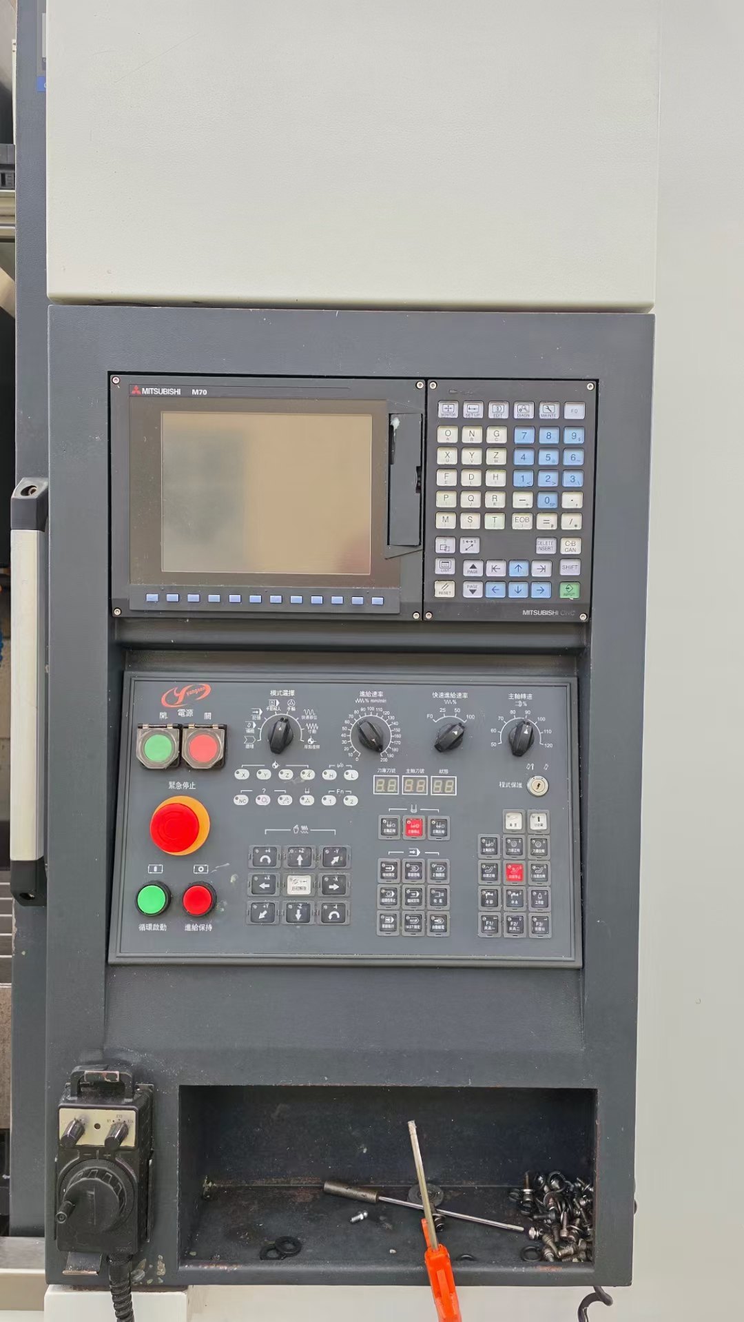 3台扬森YSV1160 立式加工中心
三轴行程：1100&amp;amp#21.