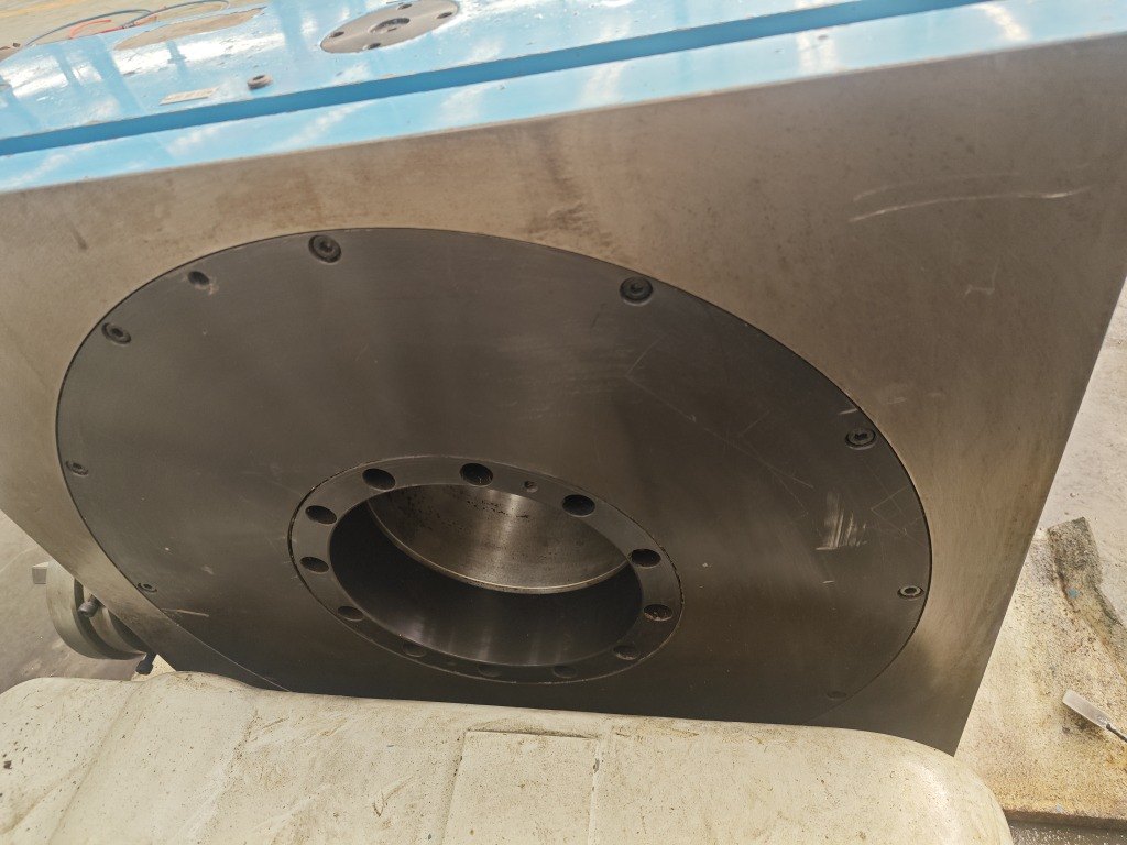 出售630数控转台一个