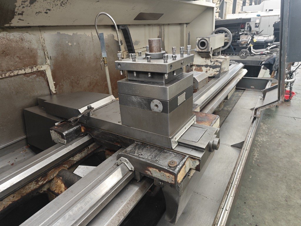 出售6180X3000数控车