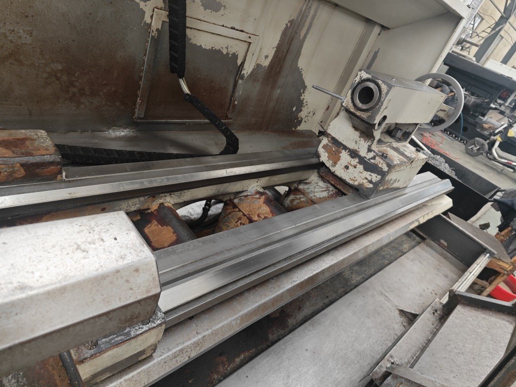 出售6180X3000数控车