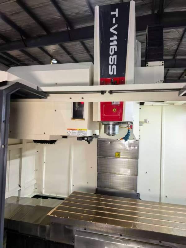 台群T-V1165S立式加工中心工作台：工作台尺寸为1200mm.