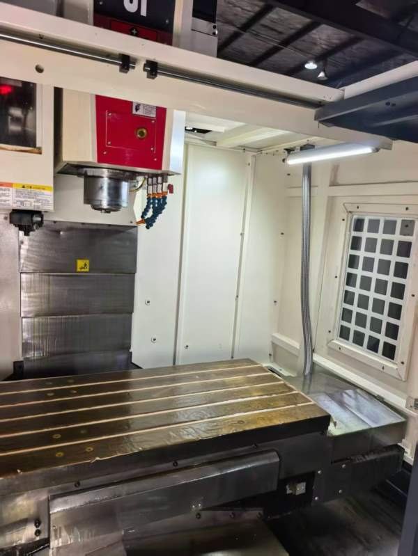 台群T-V1165S立式加工中心工作台：工作台尺寸为1200mm.