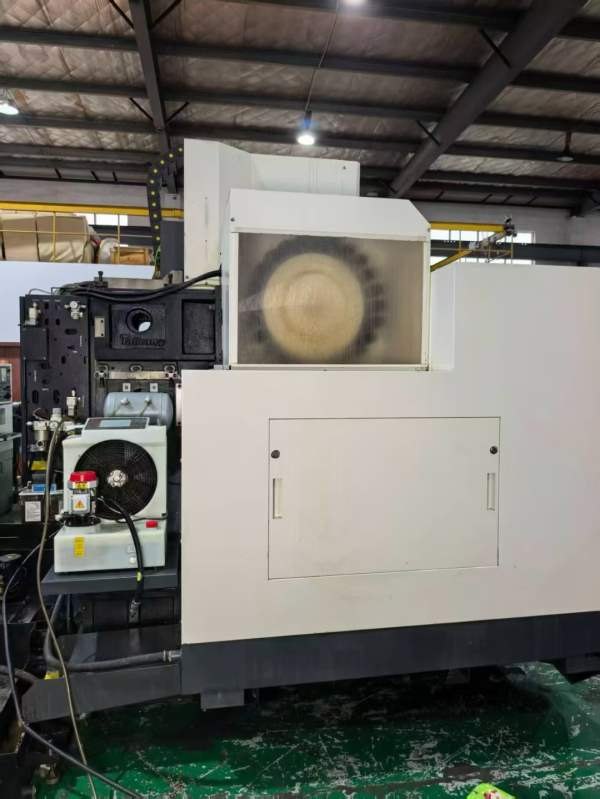 台群T-V1165S立式加工中心工作台：工作台尺寸为1200mm.