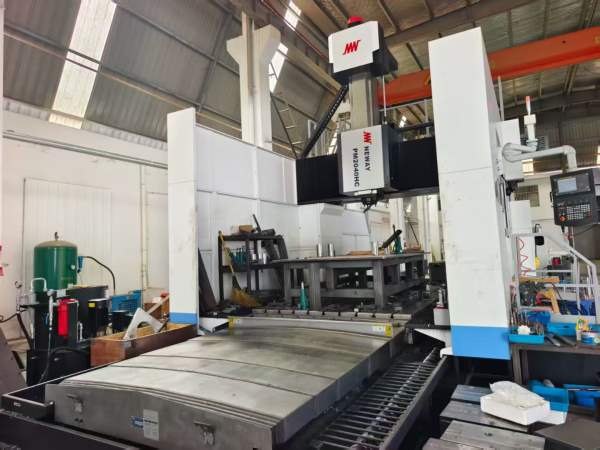 刚刚买下一台准新纽威4028龙门发那科MFPLUS系统两线一.