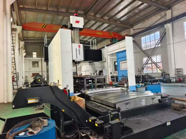 刚刚买下一台准新纽威4028龙门发那科MFPLUS系统两线一.