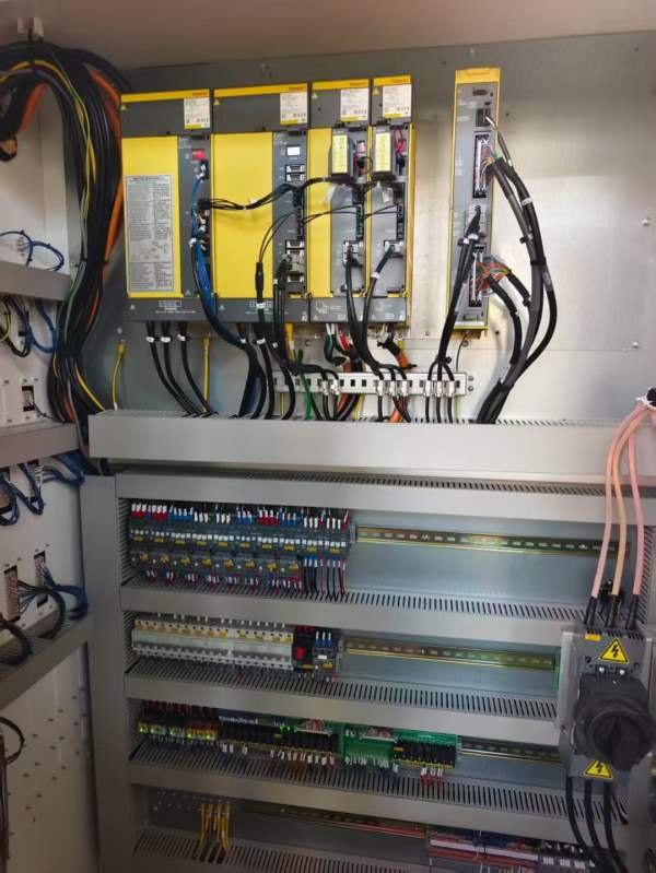 刚刚买下一台准新纽威4028龙门发那科MFPLUS系统两线一.