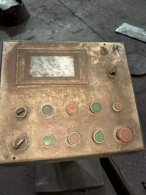 原价70多万购买的长治卷板机！厂家只用了几次！现在贱.