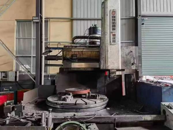 工厂在位出售一台齐齐哈尔5120两米数控立车，发那科td.