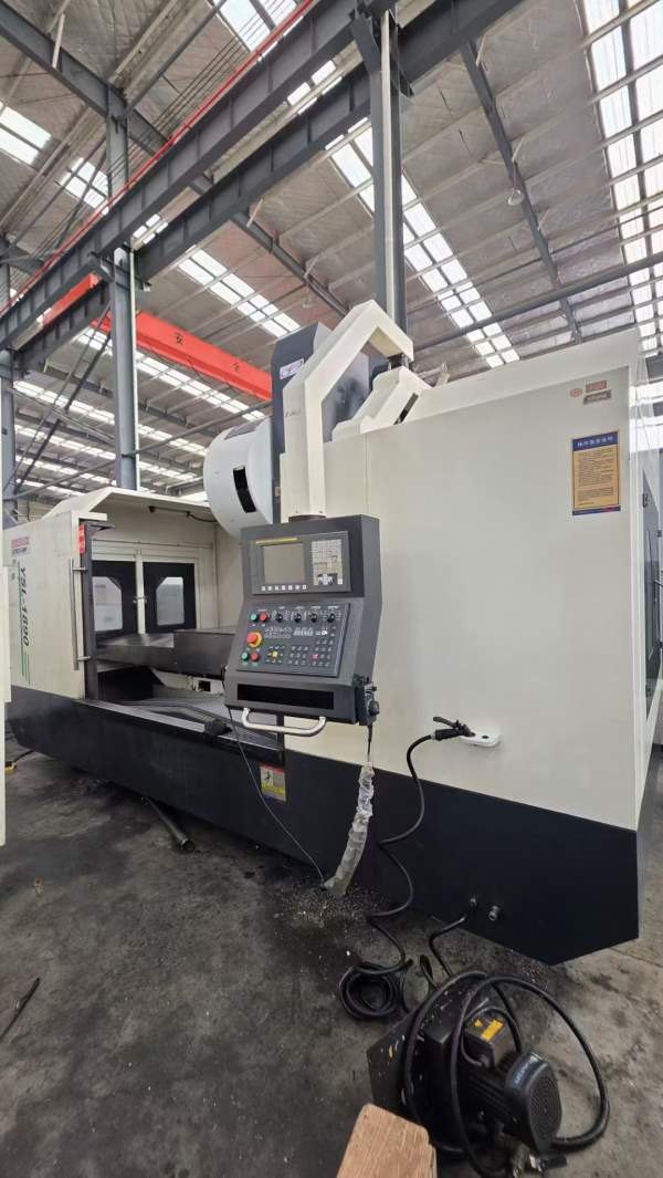 厦门扬森YSL-1890立式加工中心，两线一硬，BT50主轴工.