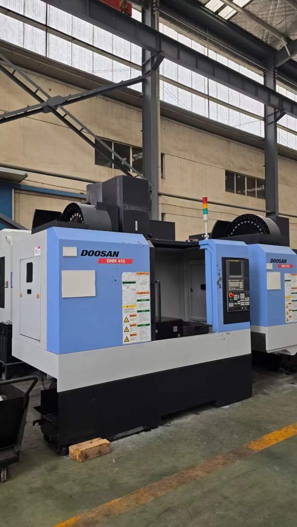 韩国斗山DNM415加工中心同款2台。FANUC 0iMD系统BT40.